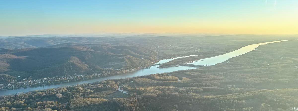 Donautal bei Greifenstein aus dem Hubschrauber